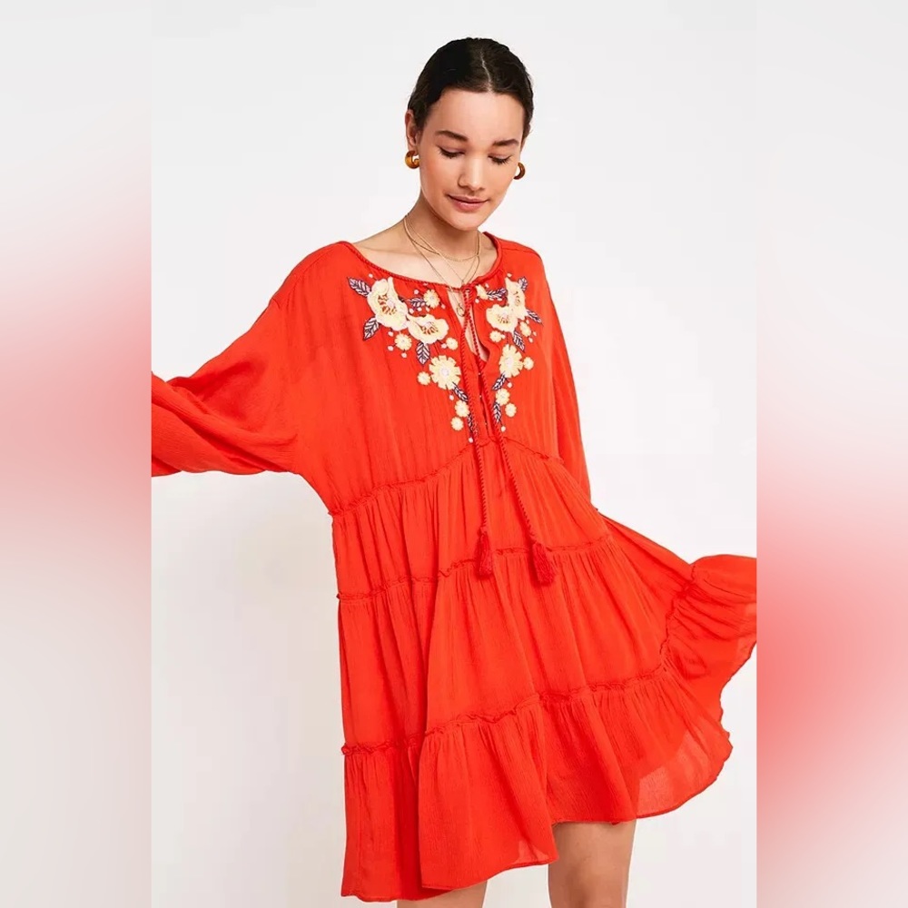 Free People Spell On You
Dress Floral Embroidered Peasant
Poppy Red Small NWT